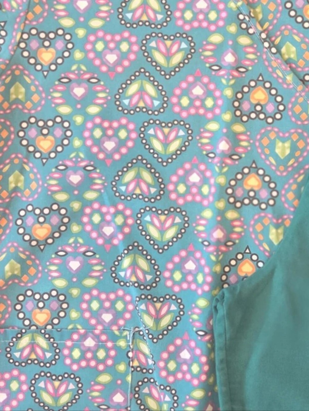 Hearts Scrub Set - Picture 2 of 2